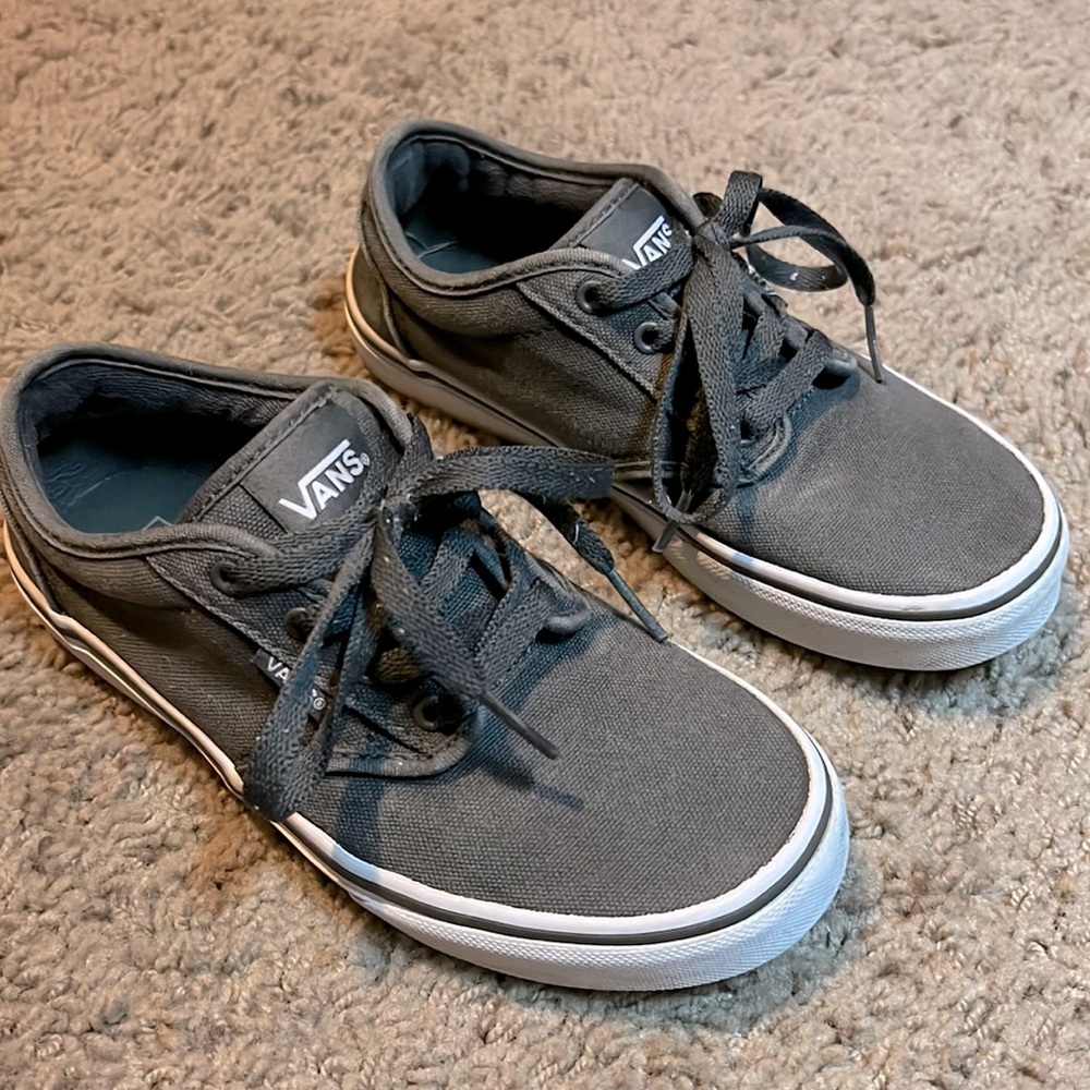 Vans Classic Youth in Gray Sz 2.5, EU 33 great For a boy or girl!